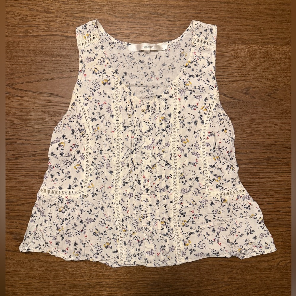 Stitch Fix fun 2 fun White Floral Crochet Lace Accent Sleeveless Tank